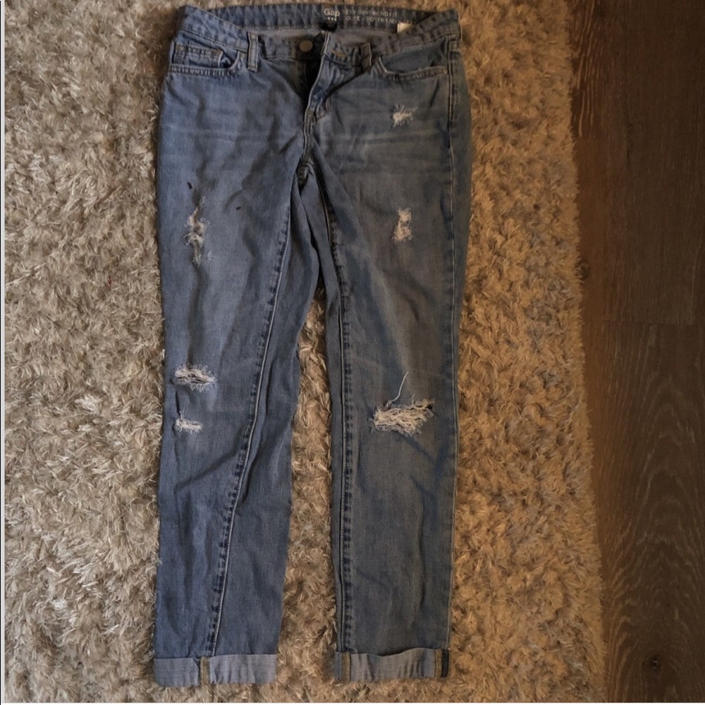 Light blue distressed Gap boyfriends jeans🌿